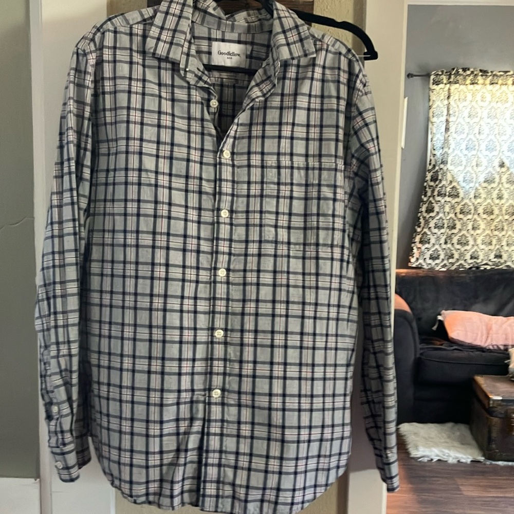🌞Goodfellow button down plaid shirt